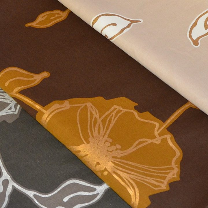 Βαμβακοσατέν Ύφασμα με Μοντέρνο Floral Print σε Τρία Χρώματα