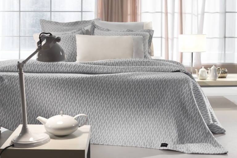 Γκρι Κουβέρτα Guy Laroche Harvey Grey