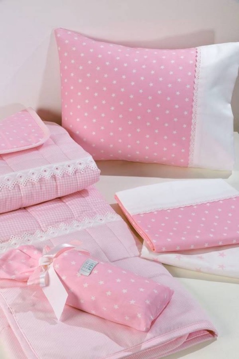 Βρεφικά Σεντόνια Κούνιας Ροζ Με Λευκά Αστεράκια Και Λευκή Φάσα Με Δαντέλα, 100% Από Βαμβάκι Σατέν Πενιέ 220 Κλωστές, Σετ 3 Τεμάχια - Downtown Home 507