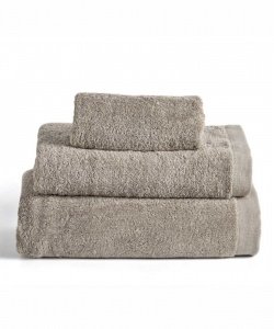 Πετσέτα Lavette Brand Elephant – Kentia. Εξαιρετικής ποιότητας, κατασκευασμένη 100% από φίνο Αιγυπτιακό βαμβάκι 600gr/m². Απαλή και αφράτη αίσθηση, με χρώμα που παραμένει αναλλοίωτο ακόμα και μετά από πολλές πλύσεις.