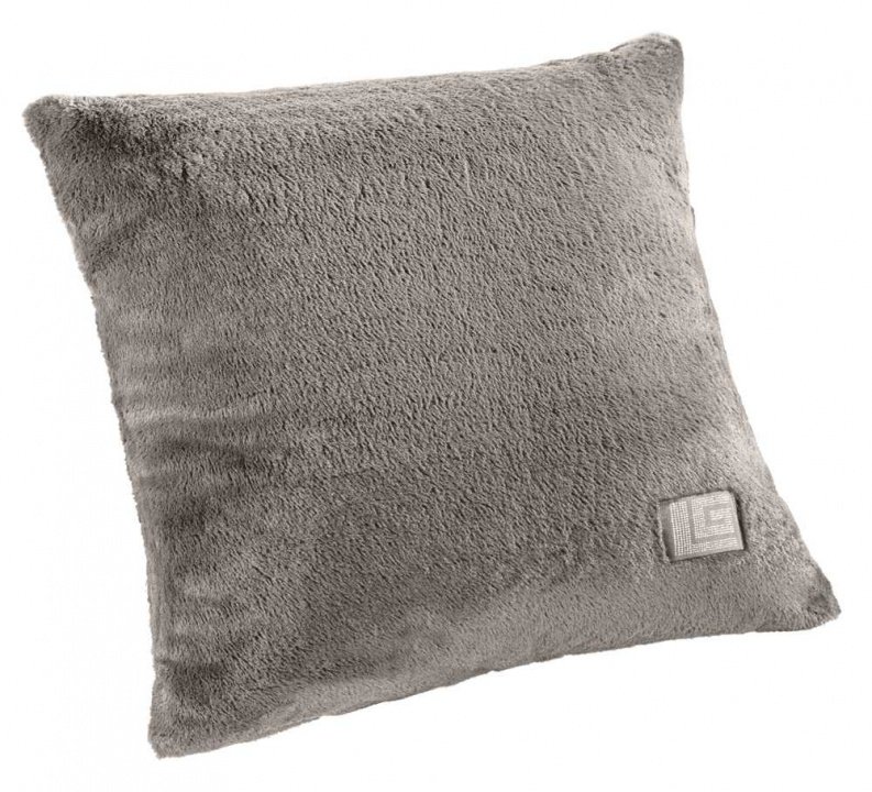 Διακοσμητική Μαξιλαροθήκη New Crusty Mink - Guy Laroche. Εξαιρετικά απαλή, κατασκευασμένη από 100% πολυεστερική γούνα, art fur ultrasoft. Μονόχρωμη, σε μπεζ απόχρωση, τετράγωνη 60 x 60 εκατοστά.