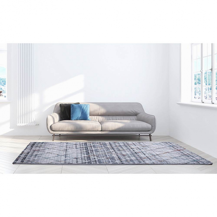Colore Colori Monza 8074/110. Πρόκειται για ένα χαλί υψηλής ποιότητας, ελεγμένο και πιστοποιημένο για τον οικολογικό του προσανατολισμό, τη μη χρήση επιβλαβών ουσιών και την ασφάλειά του προς την υγεία. Προτείνεται για: Καθιστικό,Κουζίνα,Σαλόνι,Τραπεζαρία,Υπνοδωμάτιο