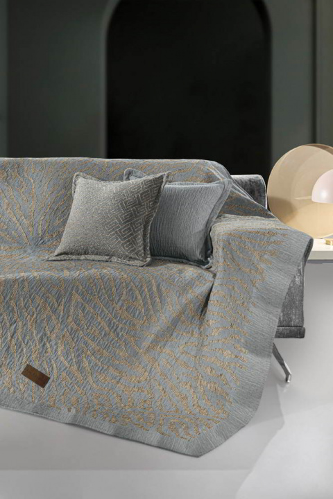 Guy Laroche Διακοσμητικό Ριχτάρι Διθέσιου Καναπέ Orion Honey. Με μοντέρνο σχεδιασμό, σε γκρι και μπεζ αρμονική διχρωμία. Από ύφασμα 37% βαμβακερό, 21%πολυεστερικό, 42% ακρυλικό. 180 x 250 εκατοστά.