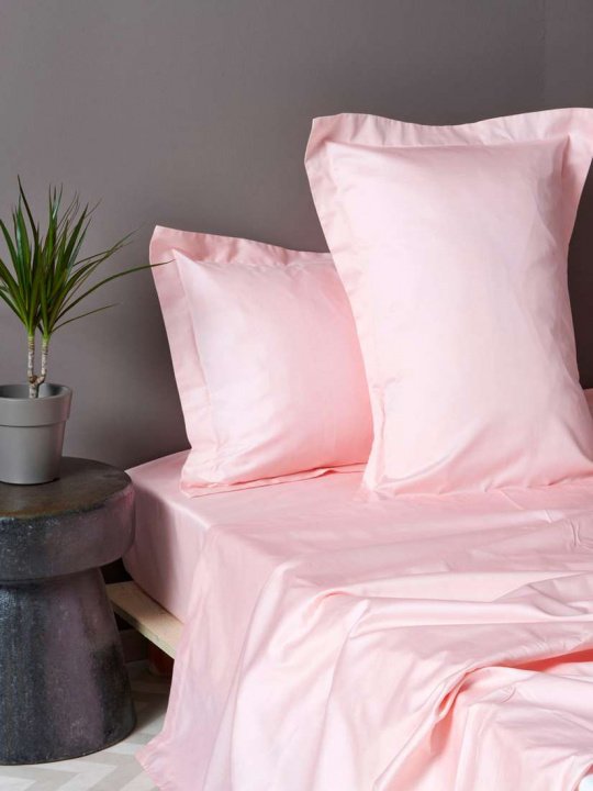 Σεντόνια Υπέρδιπλα Ροζ Μονόχρωμα, Εξαιρετικής Ποιότητας, Από 100% Βαμβάκι Σατέν 300 Κλωστών. Σετ 4 Τμχ Με Μαξιλαροθήκες Oxford - Palamaiki Luxe Sateen Pink