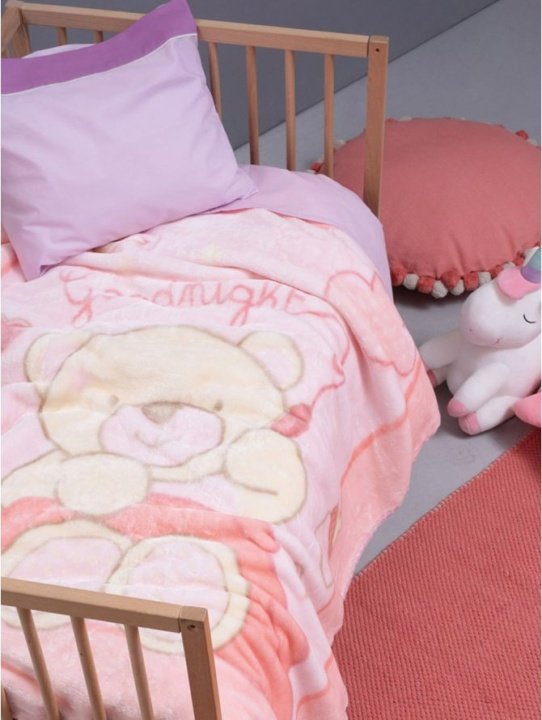 Βρεφική Κουβέρτα Κούνιας BV720 – Palamaiki. Velour, κατασκευασμένη από 100% polyester 630 gr/m². Σε μπεζ χρωματισμό, με παιδικό σχέδιο, 110 x 140 εκατοστά.