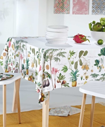 Τραπεζομάντηλο Frutta - Kentia. Εκρού, με καλοκαιρινό, floral σχεδιασμό, σε πράσινες, ροζ και μπεζ αποχρώσεις. 100% βαμβακερό, 140 x 180 εκατοστά.