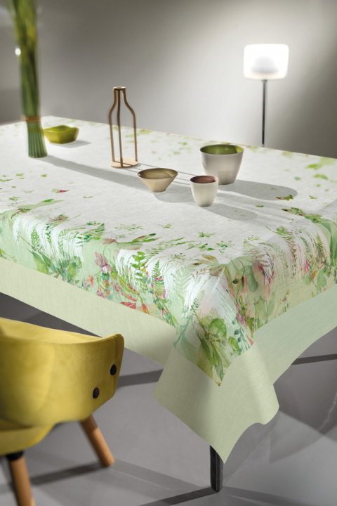 Πασχαλινό Τραπεζομάντηλο 12 Easter. Με εορταστικό, floral σχεδιασμό, σε πράσινους χρωματισμούς, 100% πολυεστερικό, 145 x 180 εκατοστά.