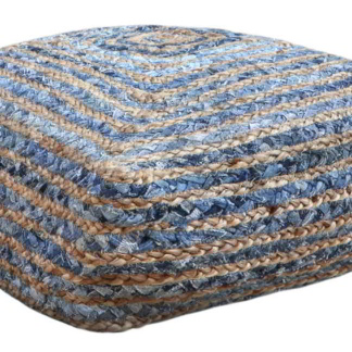 Ψάθινο σκαμπό Jute - Guy Laroche Boho Denim. Κατασκευασμένο από 50% φυσική Γιούτα και 50% βαμβάκι, με εντυπωσιακό μπεζ και μπλε χρωματισμό, 50 x 50 x 25 εκατοστά.