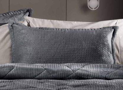Διακοσμητικές Μαξιλαροθήκες Intima Anthracite - Guy Laroche. Σετ δύο τεμαχίων, κατασκευασμένο από 100% πολυέστερ. Σε ανθρακί χρωματισμό, 50 x 70 εκατοστά.