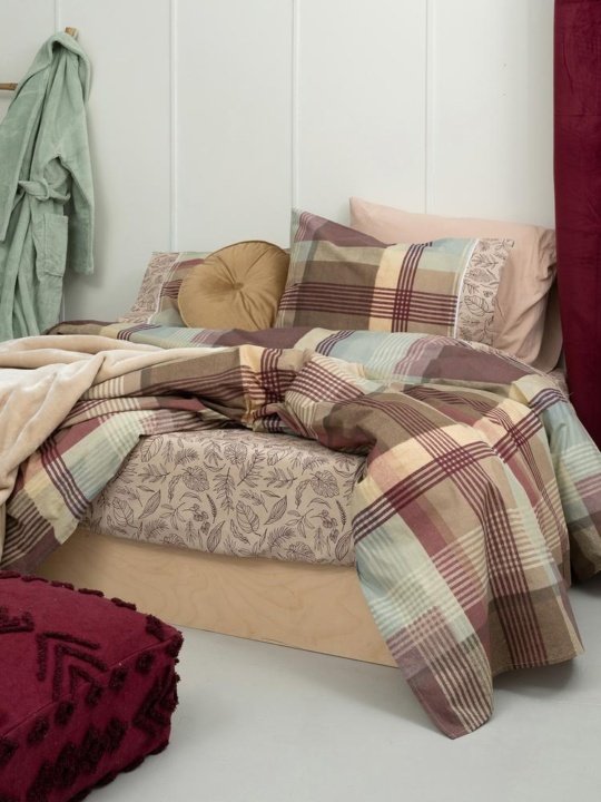 Σεντόνια Μονά Coordinabile CB2077 – Palamaiki. Σετ τριών τεμαχίων, κατασκευασμένο από 100% βαμβάκι. Με μοντέρνο, καρό σχεδιασμό, σε καφέ, μπεζ και μέντα χρωματισμό.