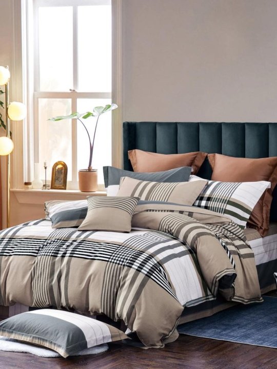 Σεντόνια Μονά SD299 – Palamaiki. Σετ τριών τεμαχίων, κατασκευασμένο από 100% βαμβάκι σατέν 200 κλωστών. Με μοντέρνο καρό σχεδιασμό, σε μπεζ χρωματισμούς.