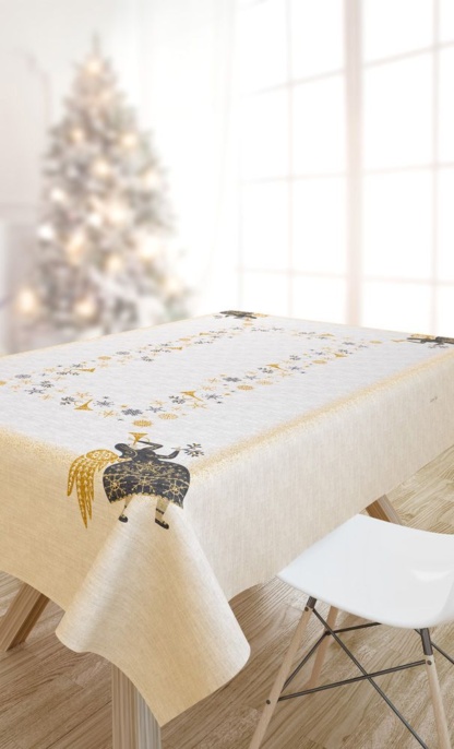 Χριστουγεννιάτικο Τραπεζομάντηλο Saint Clair Christmas 2042. Με εορταστικό σχεδιασμό, σε μπεζ χρωματισμούς, 100% πολυεστερικό. Διατίθεται σε δύο μεγέθη: 145 x 180 και 145 x 220 εκατοστά.