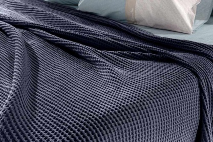 Κουβέρτα Eternity Marine 260x240 - Guy Laroche - Image 3