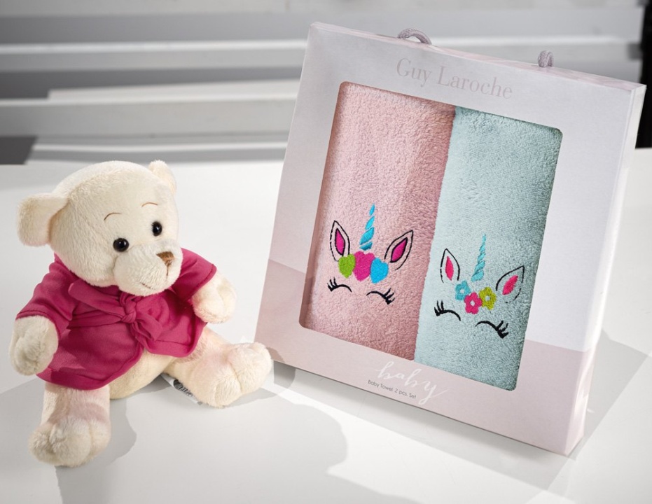 Βρεφικές Πετσέτες Baby Towels Girl Set 3 – Guy Laroche. Σετ δυο τεμαχίων, εξαιρετικά απαλό, κατασκευασμένο από 100% fine microfiber. Σε ροζ και πράσινο χρωματισμό, με παιδικό σχέδιο, 35 x 50 εκατοστά.