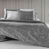 Σεντόνια Υπέρδιπλα Guy Laroche Paris Anthracite. Σετ τεσσάρων τεμαχίων, κατασκευασμένο από 100% βαμβακερό περκάλι. Σε ανθρακί χρωματισμό, με το λογότυπο της Guy Laroche.