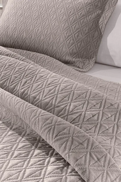 Κουβέρτα Υπέρδιπλη Μπεζ Guy Laroche Oasis Wenge