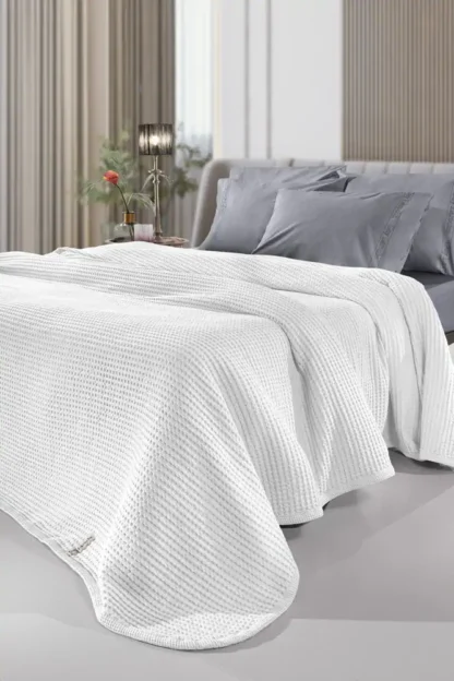 Κουβέρτα Eternity Snow White 260x240 - Guy Laroche