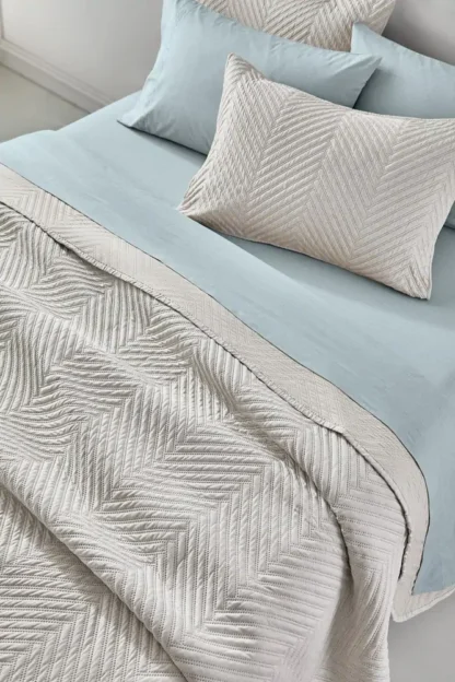 Σετ 2τμχ Κουβερλί Bone Natural 250x240 - Guy Laroche - Image 3