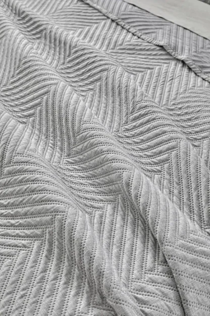 Σετ 2τμχ Κουβερλί Bone Grey 250x240 - Guy Laroche - Image 3
