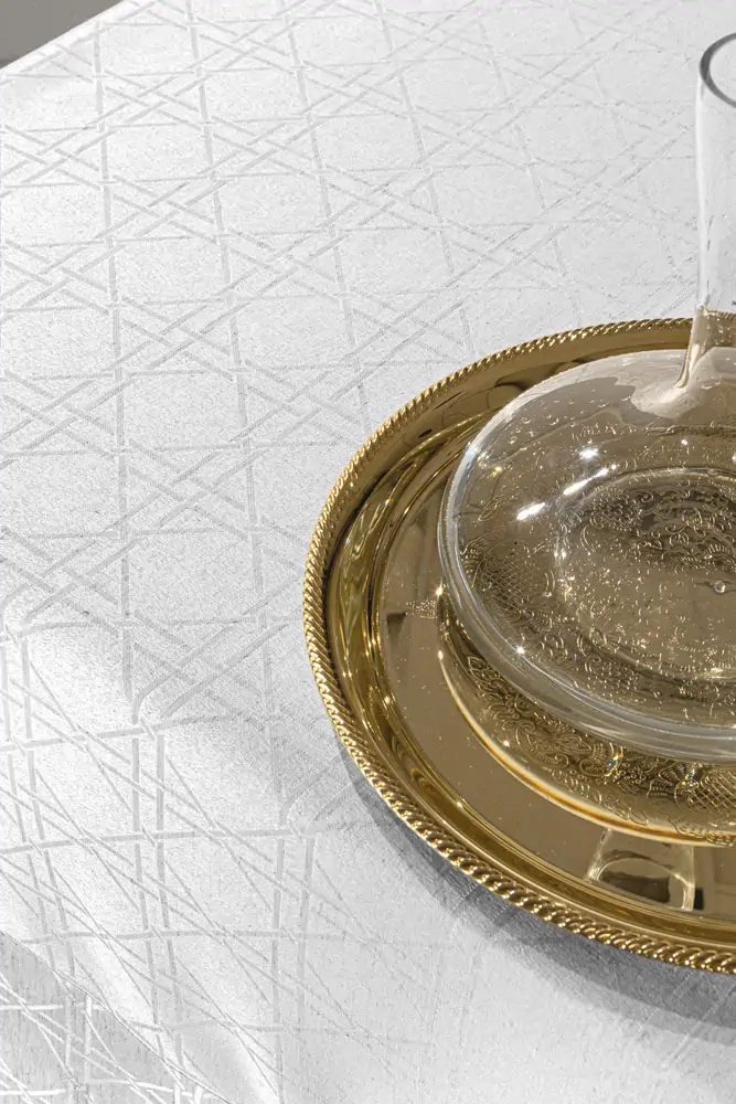 Τραπεζομάντηλο Glamour White 160x260 - Guy Laroche - Image 2