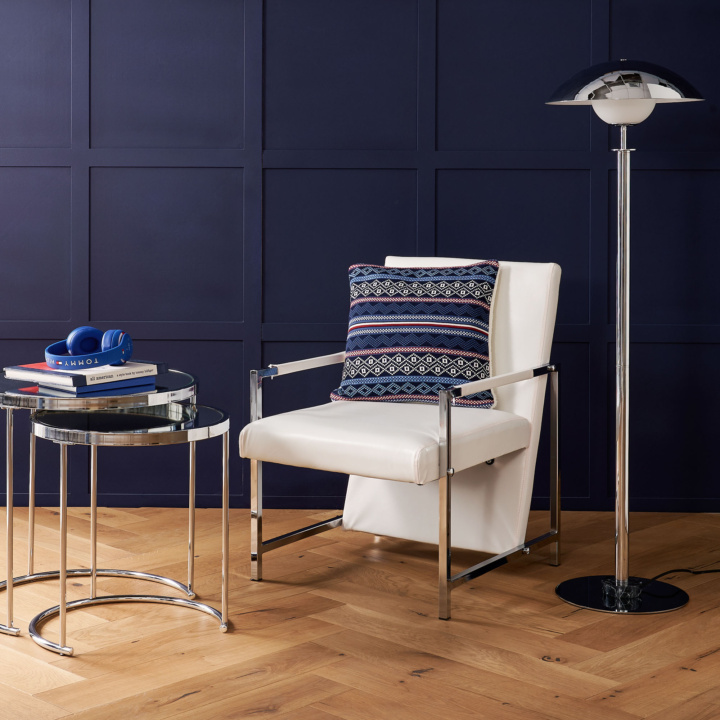 Tommy-Hilfiger διακοσμητική θήκη μαξιλαριού Wintery blue με μοτίβο σε μπλε άσπρο κόκκινο χρώμα. Μοντέρνα και ταιριαστή για υπνοδωμάτιο, καθιστικό και σαλόνι.