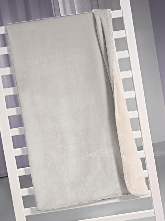 ΠΡΟΣΦΟΡΑ! Κουβέρτα Βρεφική Velvet Silver 100x140 δύο όψεων + Δώρο Μαξιλαράκι Διακοσμητικό 45x45 - Saint Clair