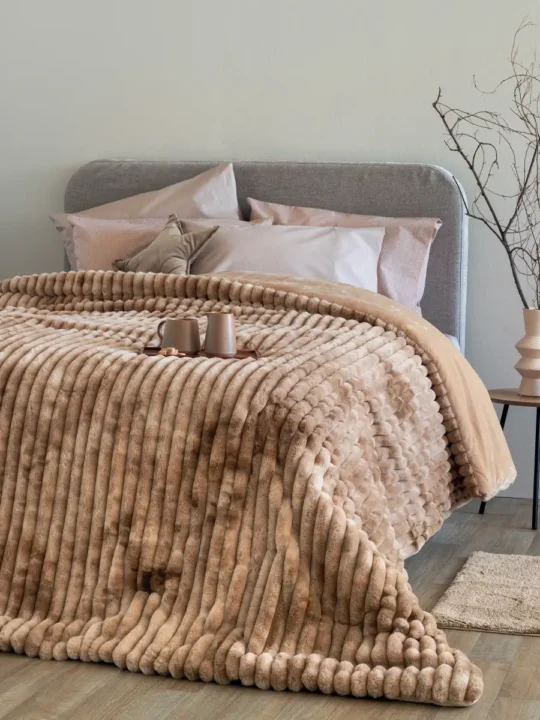 Κουβερτοπάπλωμα υπέρδιπλο μπεζ, ζεστό και πολύ απαλό, με πολυεστερική γέμιση - Palamaiki Tidi 2 Beige