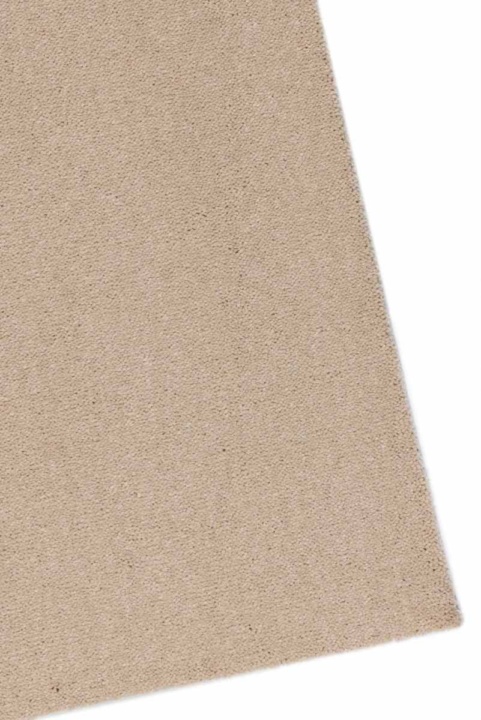 Η μοκέτα Grandeur είναι αλέκιαστη, με πυκνό πέλος. Κόβεται στα μέτρα σας, έχει υπέροχα χρώματα που ταιριάζουν σε όλο το σπίτι, για έντονη καθημερινή χρήση.