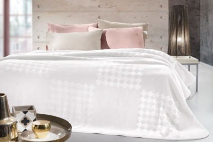Βελουτέ Κουβέρτα  Grand Off White 220x240 - Guy Laroche
