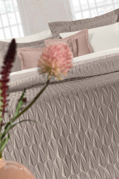Σετ 3τμχ Κουβερλί Ruby Taupe 240x250 - Guy Laroche - Image 3