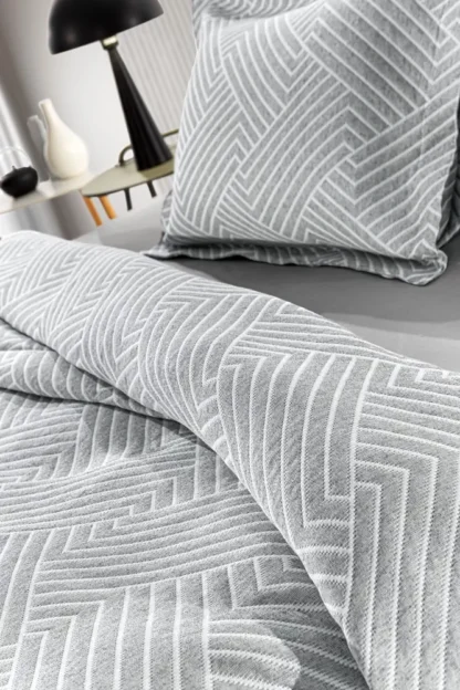 Κουβέρτα Lupo Grey - White 245x260 - Guy Laroche - Image 2
