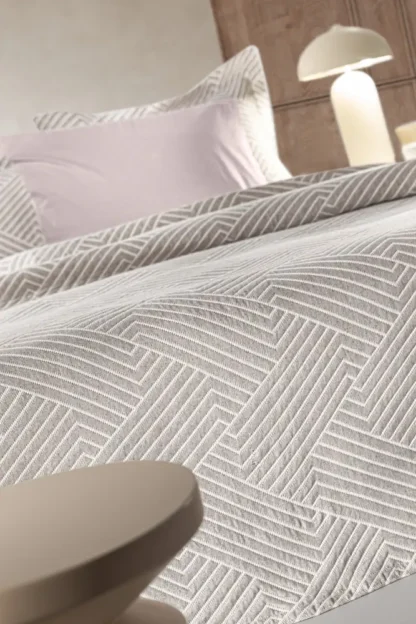Κουβέρτα Lupo Beige - White 180x260 - Guy Laroche - Image 2