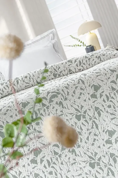 Κουβέρτα Blossom Verde 260x250 - Guy Laroche - Image 3