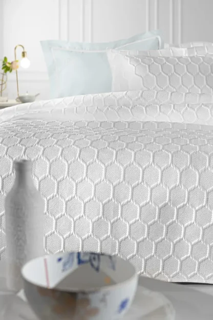Σετ 3τμχ Κουβερλί Hive White 250x240 - Guy Laroche - Image 2