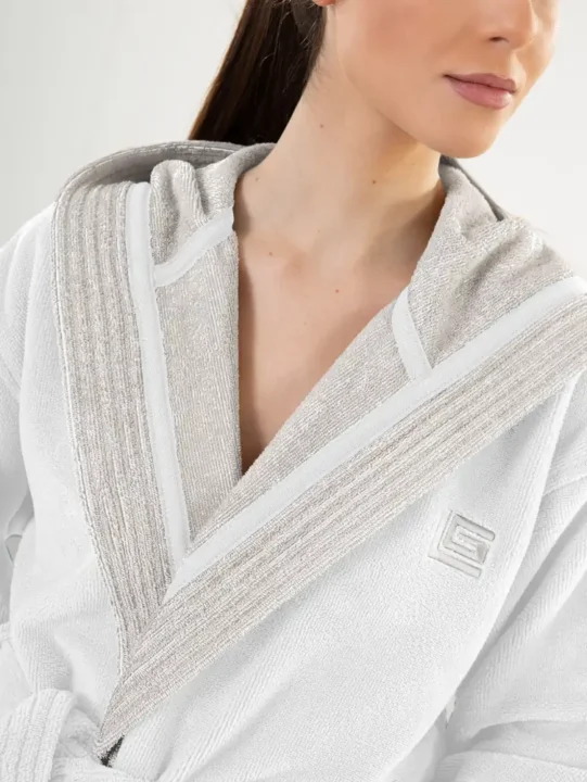 Μπουρνούζι Monogram White Small - Guy Laroche - Image 2