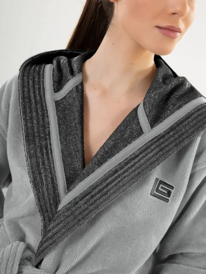 Μπουρνούζι Monogram Smoke Large - Guy Laroche - Image 2