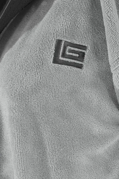 Μπουρνούζι Monogram Smoke Large - Guy Laroche - Image 4