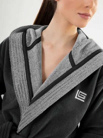 Μπουρνούζι Monogram Black XXLarge - Guy Laroche - Image 2