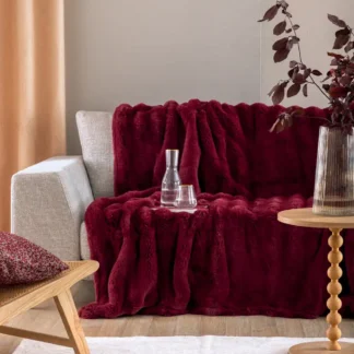 Γούνα Ημίδιπλη/Καναπέ 160x220 HEATHER από ύφασμα 100% οικολογίκή γούνα 650 γραμμαρίων ανά m², αφράτη, μαλακή και απαλή υφή, προσφέροντας ζεστασιά το χειμώνα Palamaiki Heather Bordo