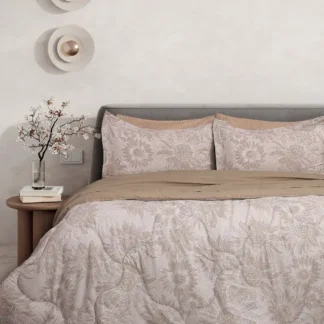 Σετ Πάπλωμα & Σεντόνια Bed In A Bag 230x260 B0695 από ύφασμα 100% βαμβακοσατέν. Το σετ περιλαμβάνει υπέρδιπλο πάπλωμα και σετ σεντονιών με 2 μαξιλαροθήκες