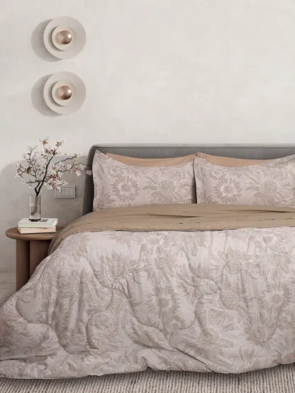 Σετ Πάπλωμα & Σεντόνια Bed In A Bag 230x260 B0695 από ύφασμα 100% βαμβακοσατέν. Το σετ περιλαμβάνει υπέρδιπλο πάπλωμα και σετ σεντονιών με 2 μαξιλαροθήκες