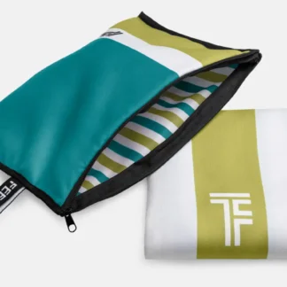 Σετ πετσέτα θαλάσσης με pouch/νεσεσέρ (1+1) από την νέα ανανεωμένη καλοκαιρινή συλλογή της FEEL & TOUCH. Οι πετσέτες “Med” είναι compose, κατασκευασμένες από 83% Polyester – 17% Polyamide με ραφή από κοπτοράπτη περιμετρικά. Μοντέλο MED 03